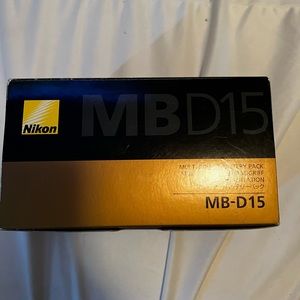 Battery pack for Nikon d7100/7200